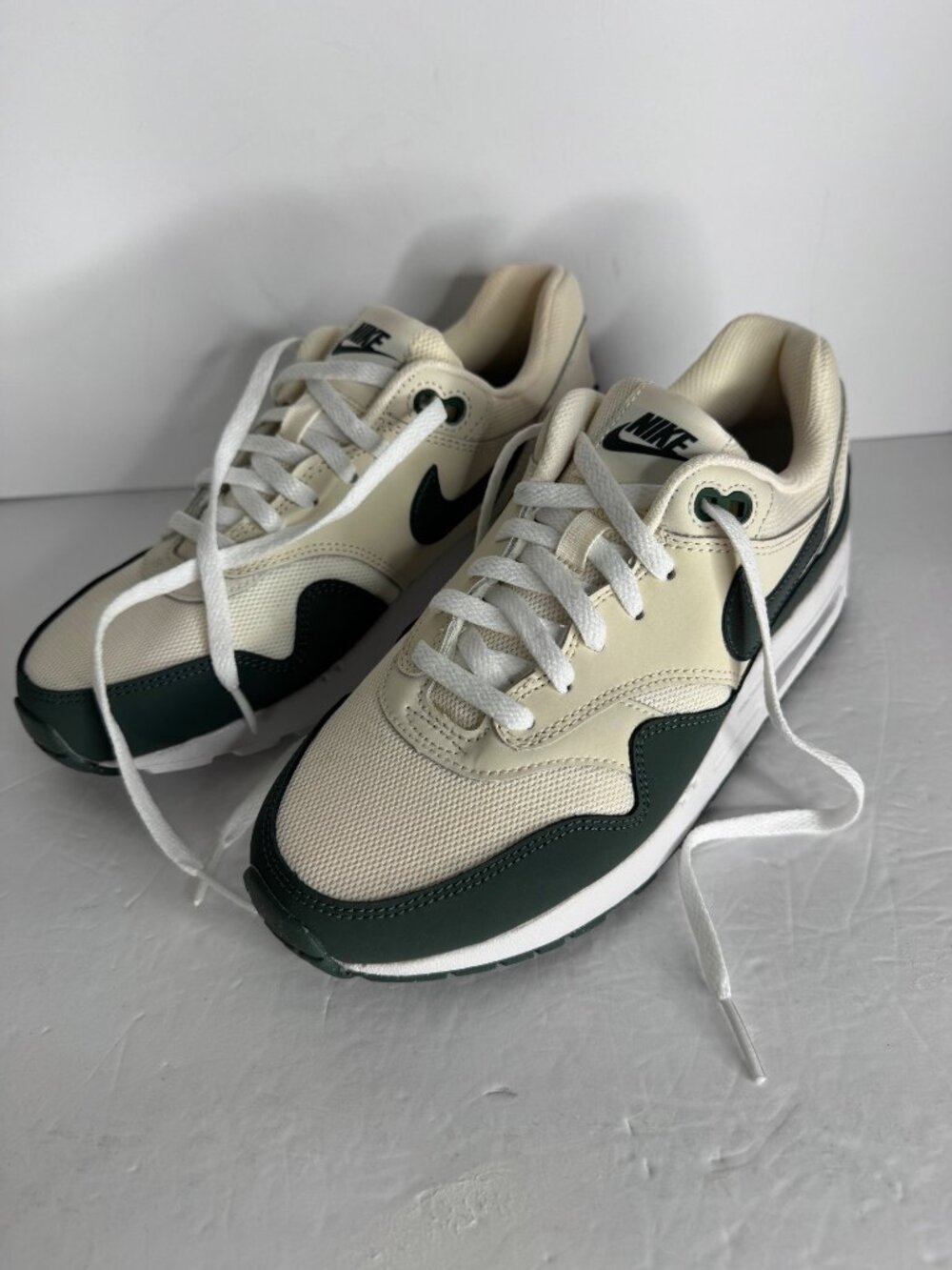 Nike Air Max 1 Pale Ivory Vintage Green Sneakers Boys US 6 Youth EU 38.5 NIB - Picture 4 of 9